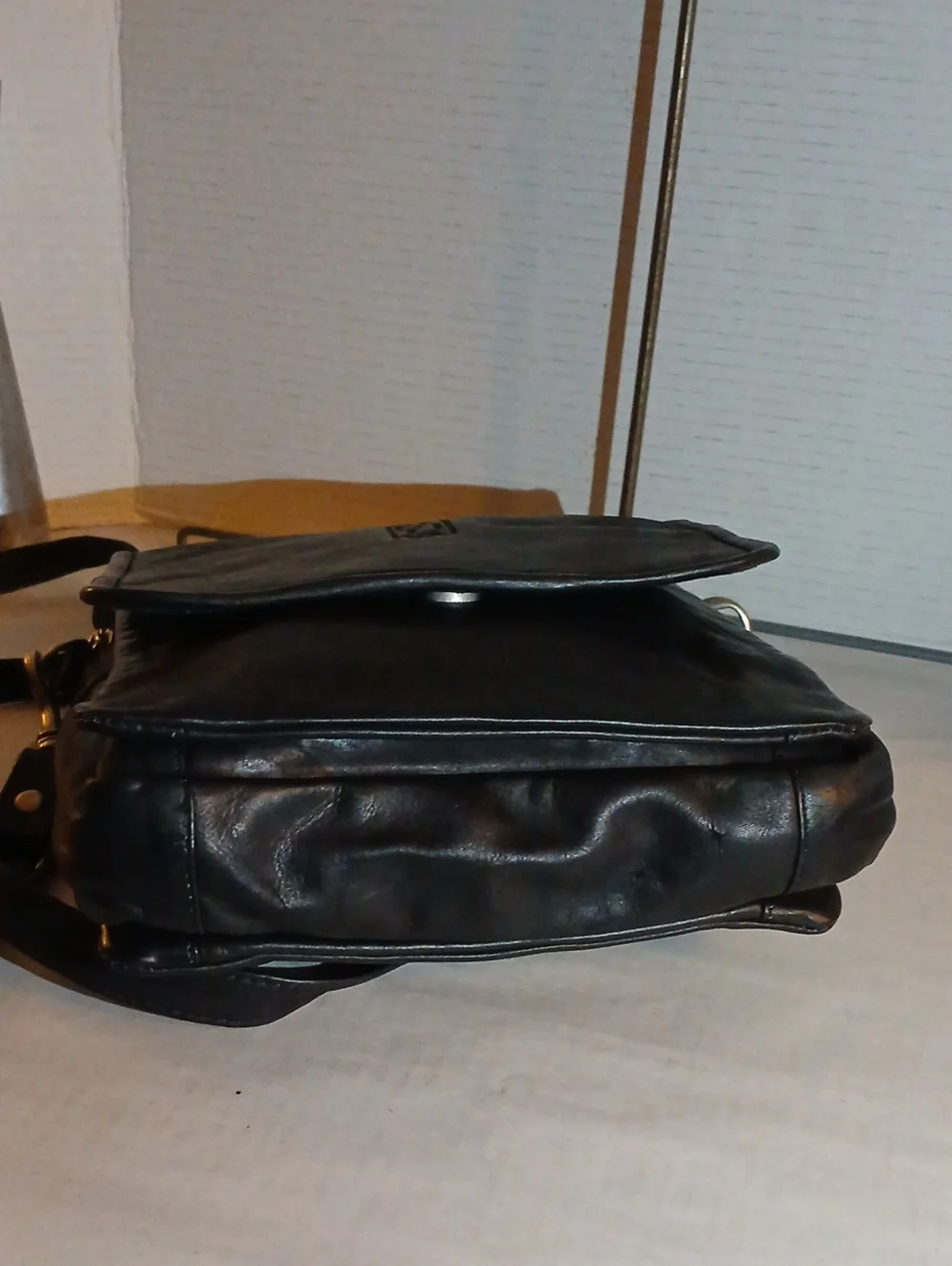 Vtg Wilson Soft Black Leather Men's Crossbody Messenger Bag - Classic Carry